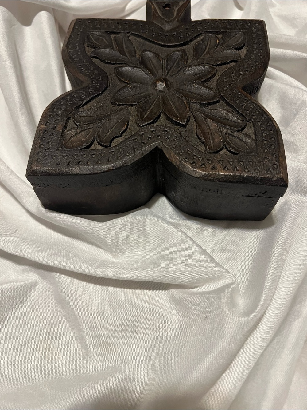 Antique Rare Hand Carved Floral Carving Tika Box with Swivel Lid
